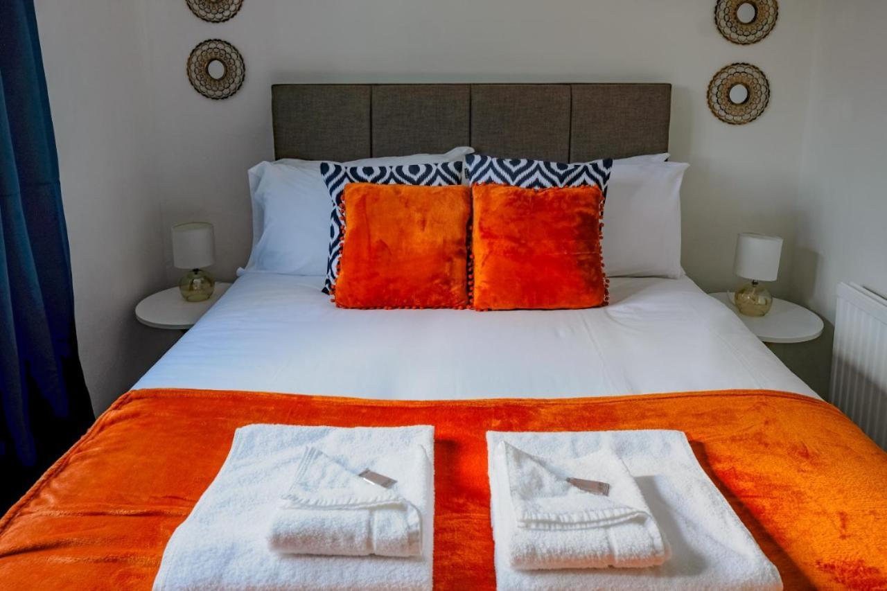 Modern & Artistic Design Humphreys Lodge - Sleep 6 CBG Exteriör bild