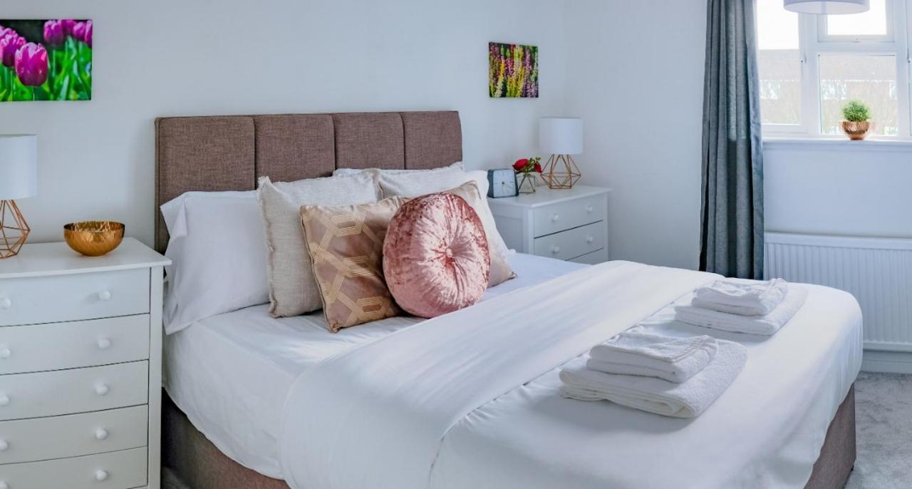 Modern & Artistic Design Humphreys Lodge - Sleep 6 CBG Exteriör bild